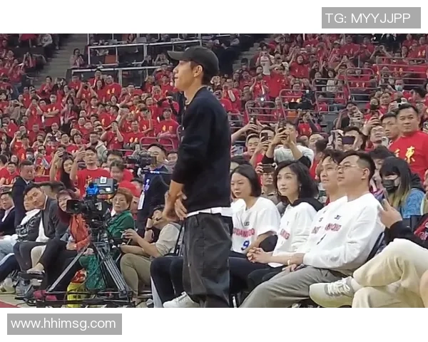 姚明重聚老友畅谈篮球岁月共忆青春激情与梦想