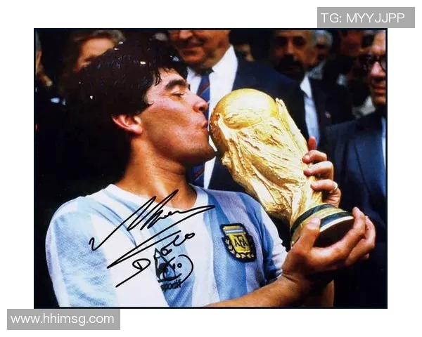 西涅对马拉多纳去世的悲痛表达:足球界失去一位传奇